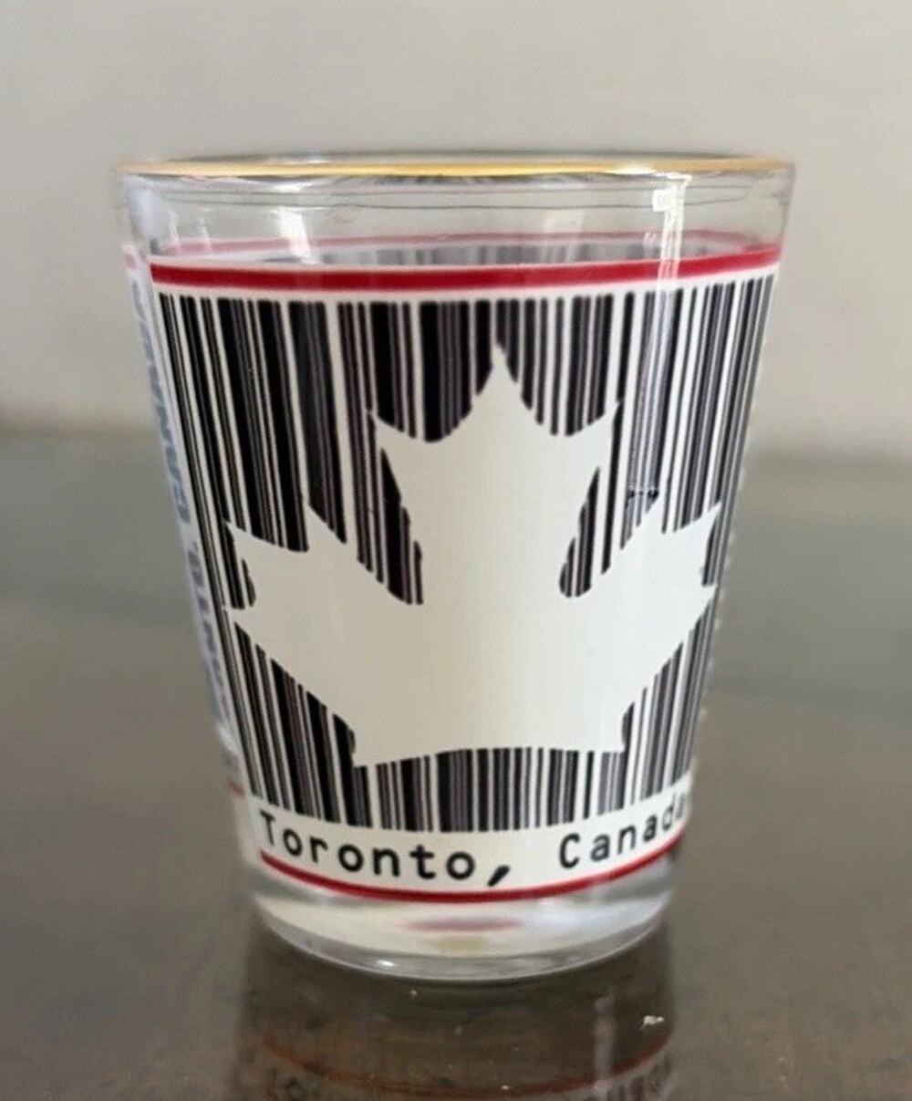 CANADA - Maple Leaf Flag red clear Shot Glass Souvenir Toronto